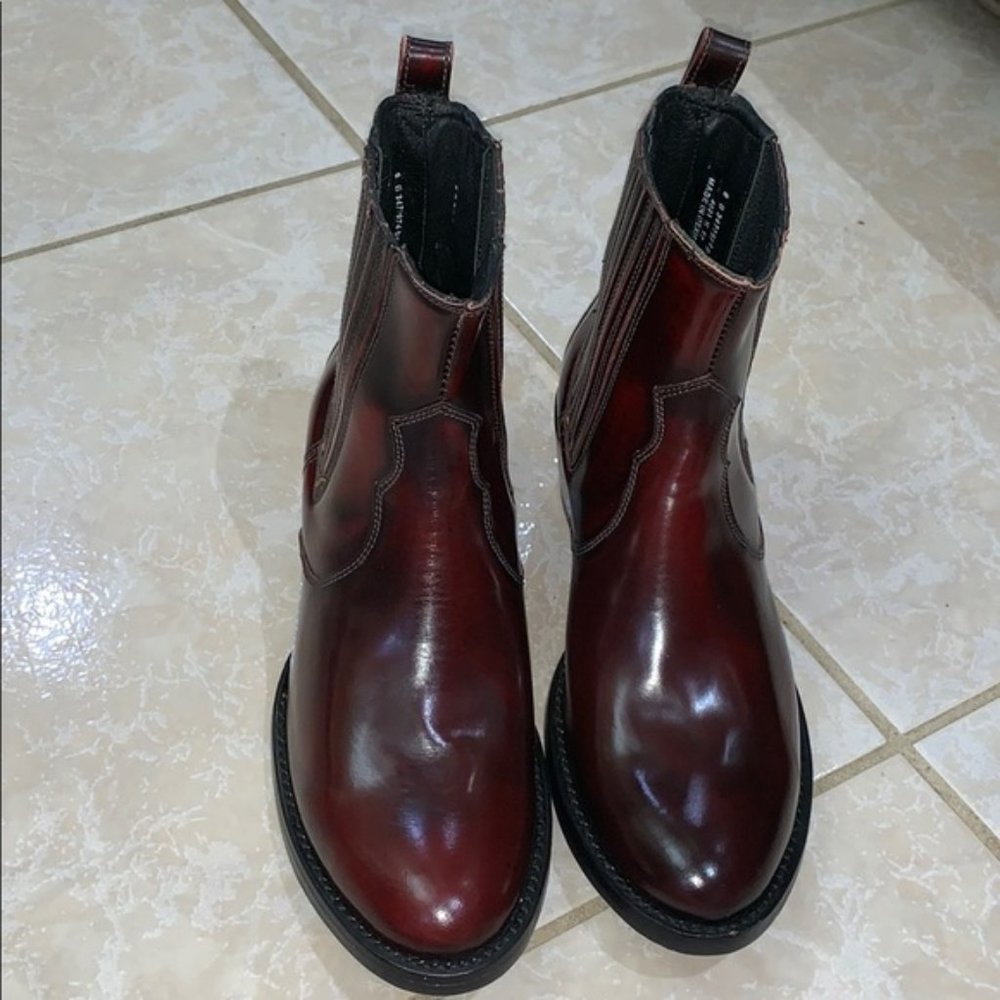 Beautiful Red/Auburn Frye Sacha Leather Ankle Boots - barely worn - Size 5/6